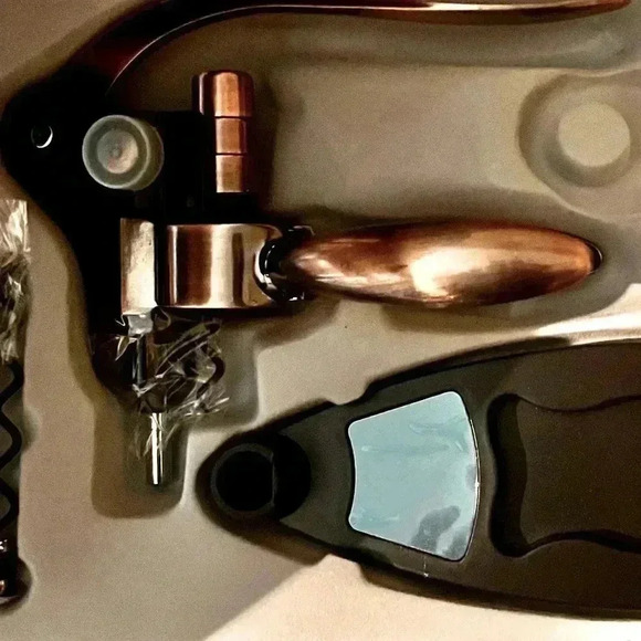 Rabbit Wine Opener - Picture 4 of 4